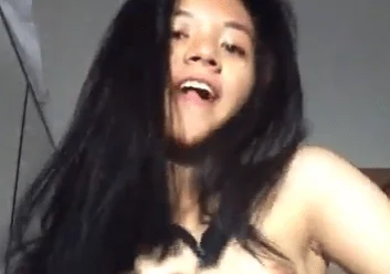 Cabe Cabean Menggoda Joget Striptis