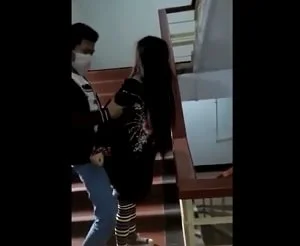 Edan ML di Tangga Kampus