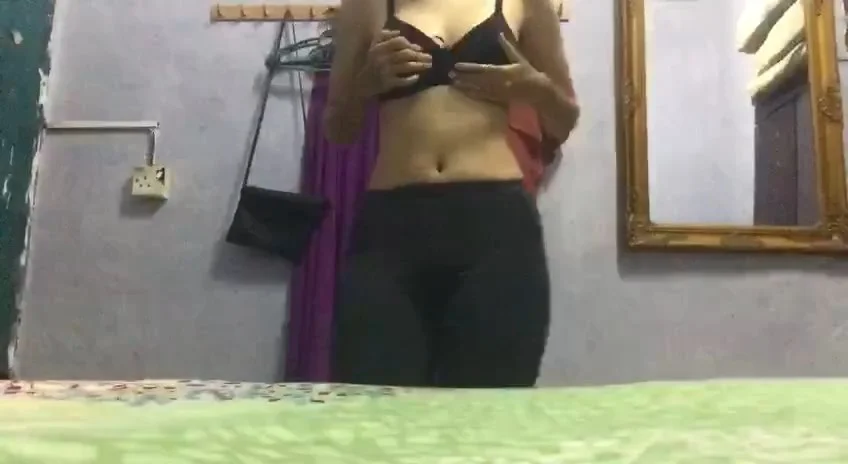 Scha Janda Aduhai Pamer Bh Hitam